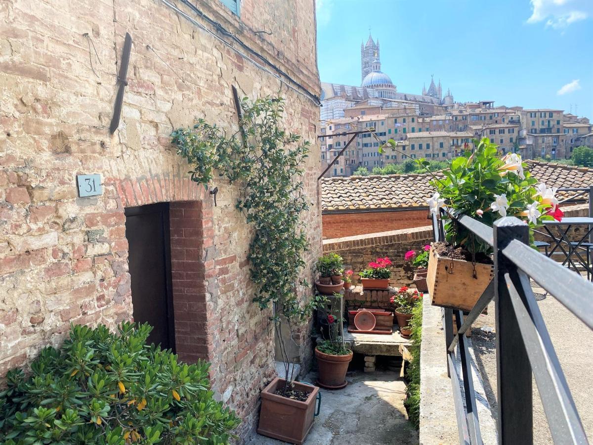 CAMPOREGIO 31- in centro con vista sul Duomo Siena Esterno foto