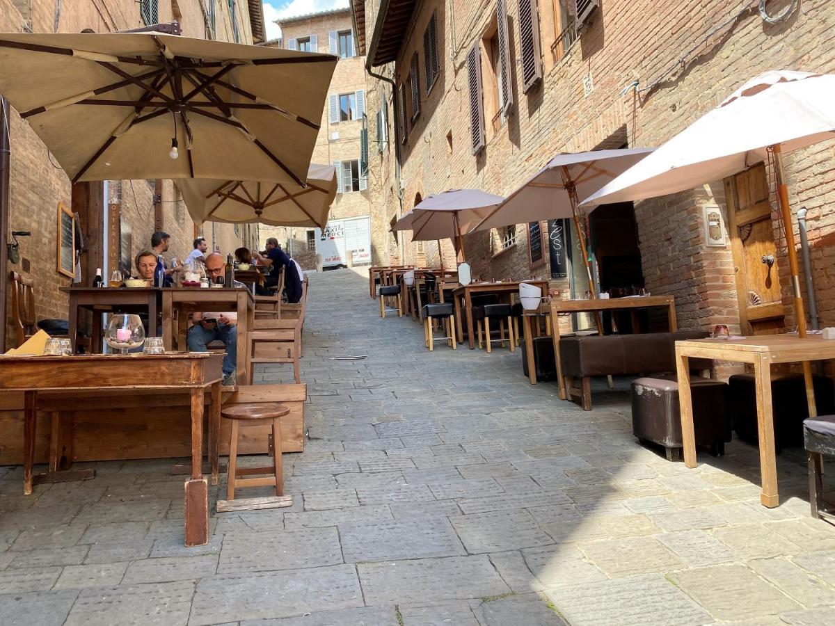 CAMPOREGIO 31- in centro con vista sul Duomo Siena Esterno foto