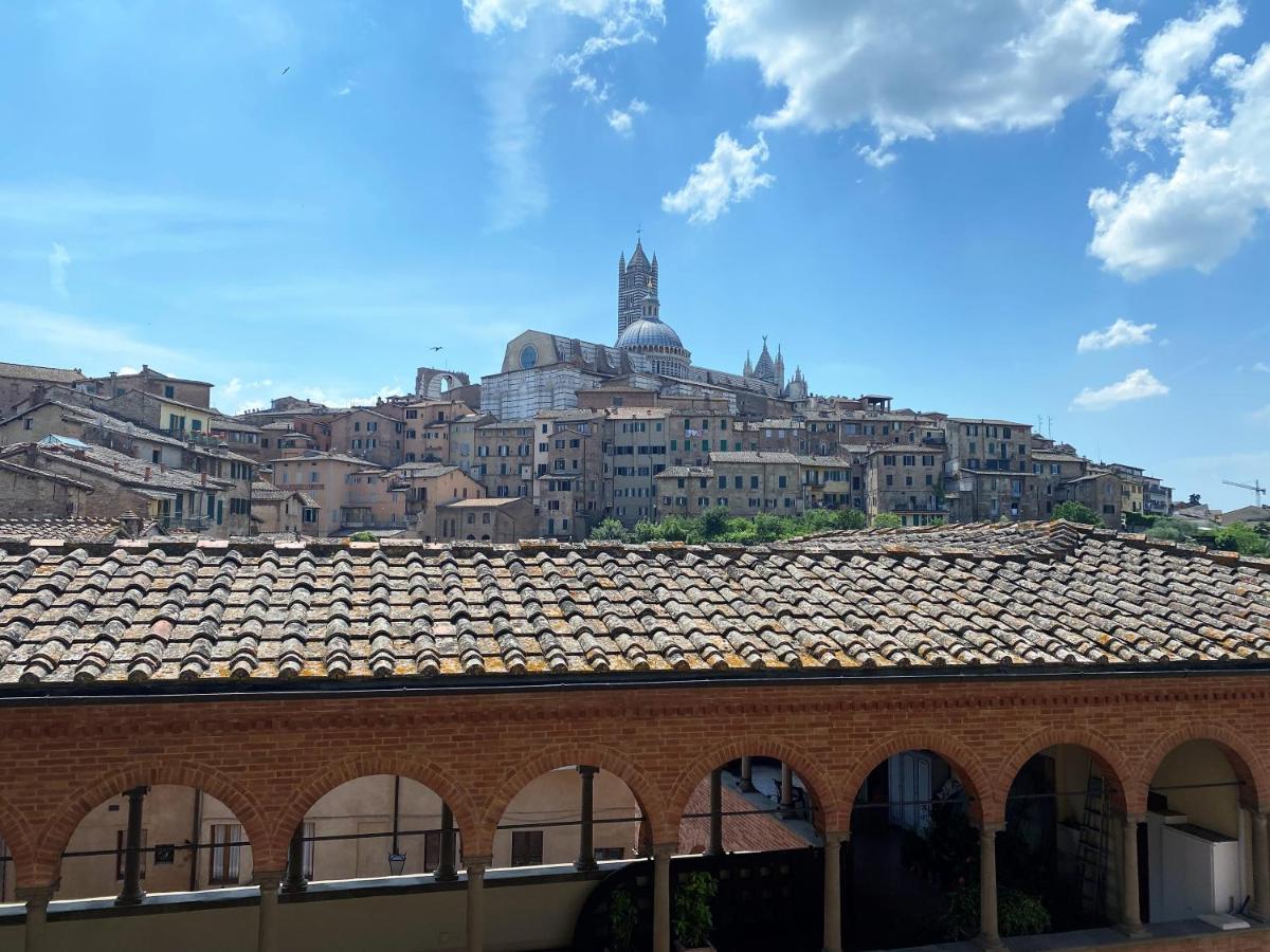 CAMPOREGIO 31- in centro con vista sul Duomo Siena Esterno foto